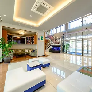 Hotel Grandolce Hakata ***